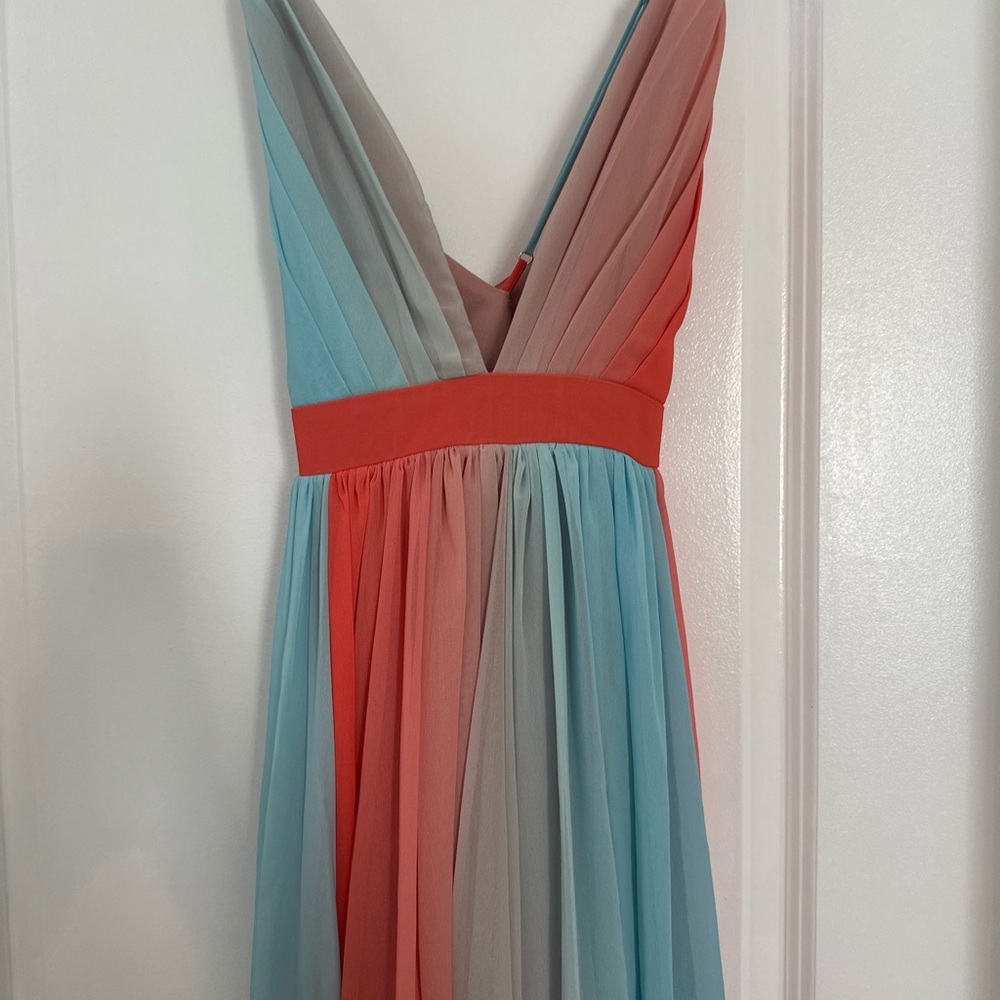 Chic Colorblock Maxi Dress - Picture 2 of 4